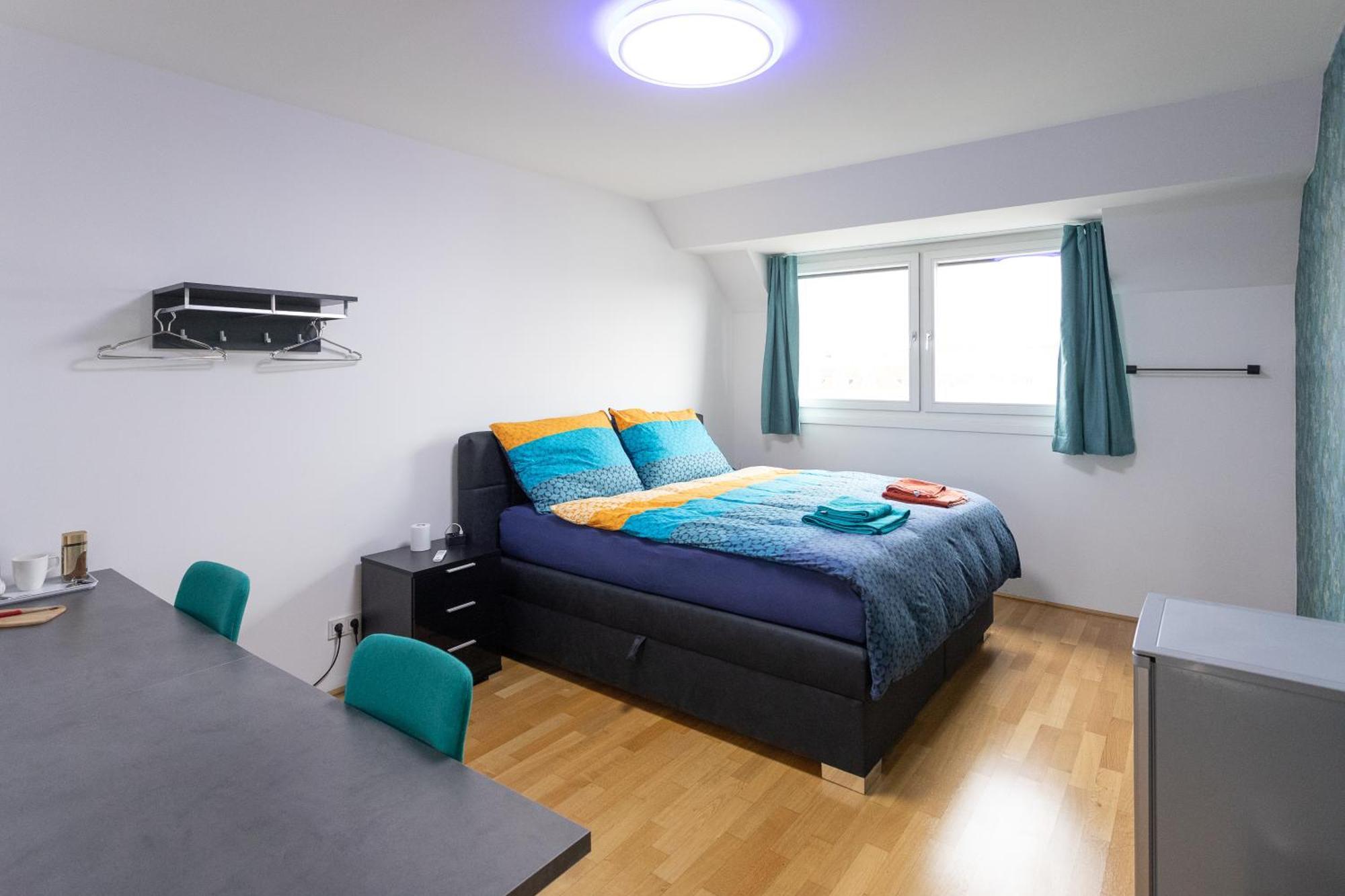 Private Room With Ac- Microwave, Personal Fridge & Metro Access - 7 Min To Center Bécs Kültér fotó