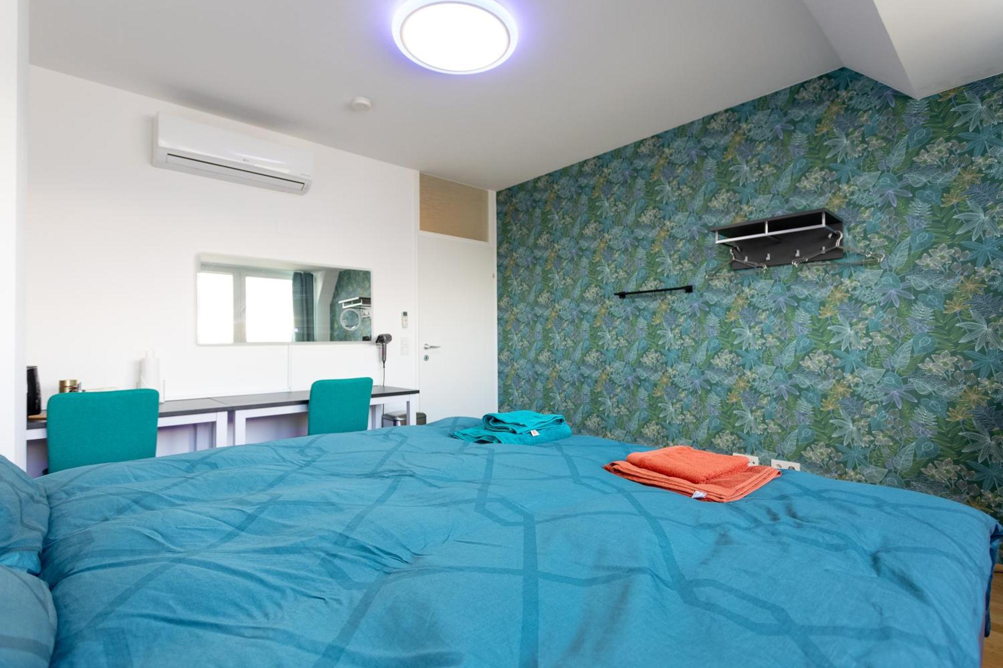 Private Room With Ac- Microwave, Personal Fridge & Metro Access - 7 Min To Center Bécs Kültér fotó